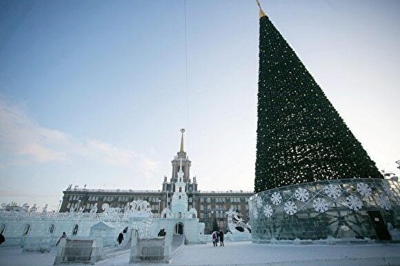Доставка главной новогодней елки Екатеринбурга опять перенесена. Мэрия назвала новую дату