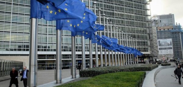 ЕС требует от Украины выполнить обязательства по соглашению о безвизе