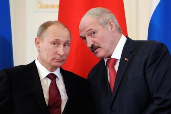 Лукашенко Путину: «Ты что? Хочешь, чтобы я купил автомат тебя защищать?!