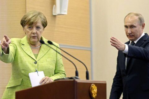 Меркель призвала В.Путина отпустить задержанных украинских моряков