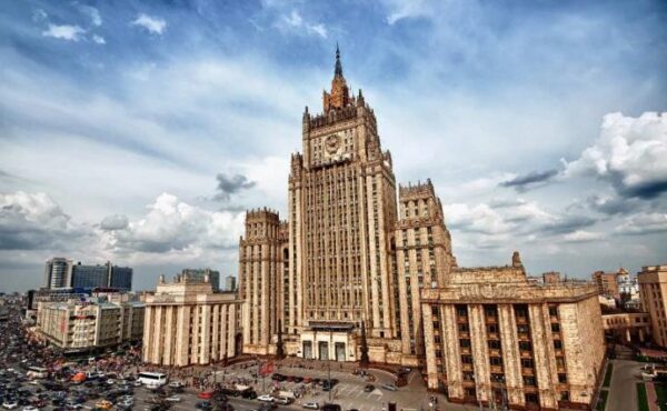 МИД РФ готовит ответ на высылку российского дипломата из Словакии, исходя из принципов взаимности