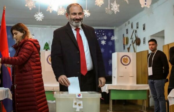 На выборах в парламент Армении блок Пашиняна удерживает лидерство