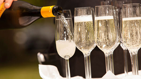Роскачество поведало, как выбрать хорошее шампанское к Новому году