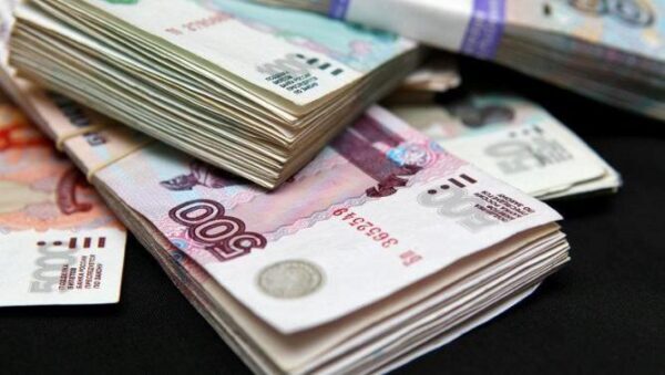 С начала года средняя зарплата в Свердловской области выросла на 8,6%