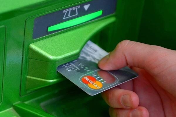 Сбербанк отменит переводы на кредитные карты по номеру телефона