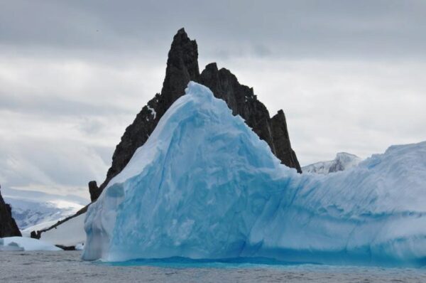 В Антарктиде найдено поразительное строение, ученые в замешательстве