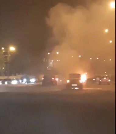 В Екатеринбурге на Бебеля сгорела Nexia. Из нее спаслись водитель и беременная пассажирка