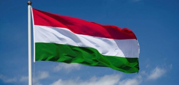 Венгрия поддержит продление антироссийских санкций