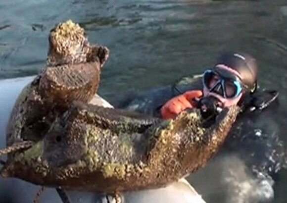 В Курганской области на дне Тобола нашли 25-килограммовую кость мамонта