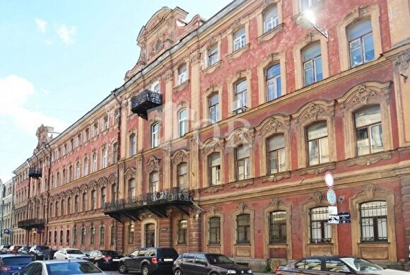 Власти ХМАО продали за 70 млн рублей офисы в центре Санкт-Петербурга