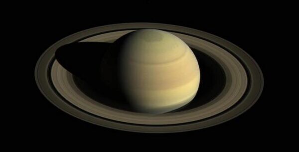 Астрономы зафиксировали сезонные дожди на спутнике Сатурна