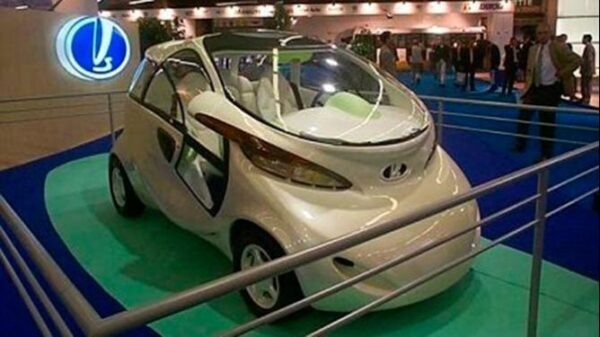 «АвтоВАЗ» показал первый отечественный электромобиль