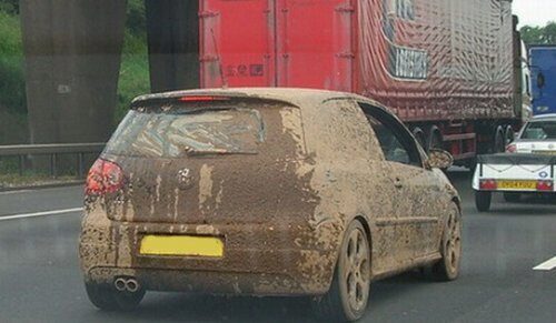 Эксперты рассказали, почему опасно редко мыть автомобиль