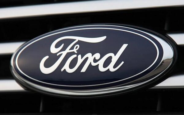 Компания Ford представила обновленные Mondeo (ФОТО)