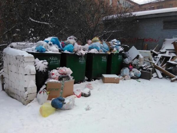 Красноярские активисты отправляют посылки с мусором депутатам и сенаторам