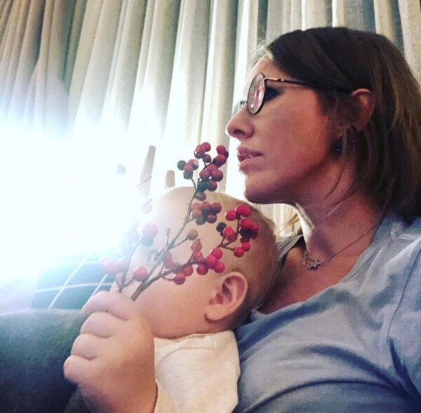 Ксения Собчак опубликовала в Instagram видео, где сын называет её красивой