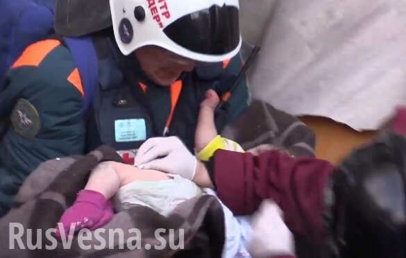 Малыш, спасённый из-под завалов в Магнитогорске, переведён из реанимации в палату (ВИДЕО)
