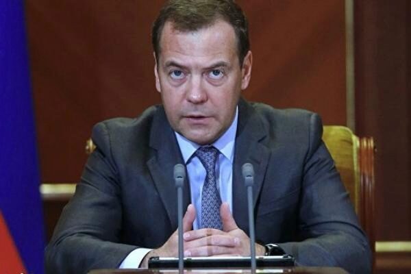 Медведев обещал квартиры пострадавшим при обрушении подъезда в Магнитогорске