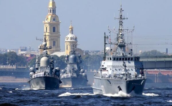 Политолог прокомментировал слова американского вице-адмирала о создании беспилотных кораблей, которые будут сдерживать Россию