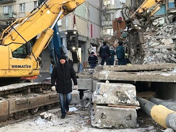 Путин поручил Дубровскому полностью расселить рухнувший дом в Магнитогорске