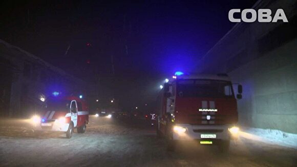 Сегодня ночью в Екатеринбурге на Химмаше горел склад с готовой продукцией