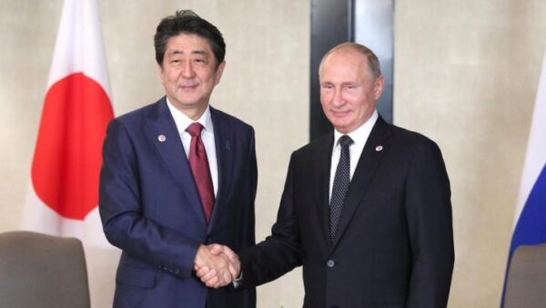 Синдзо Абэ прибудет в Москву на переговоры с Владимиром Путиным