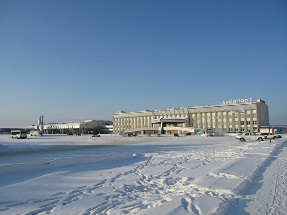 СМИ: в Нижневартовске экстренно приземлился самолет, летевший из Красноярска в Москву