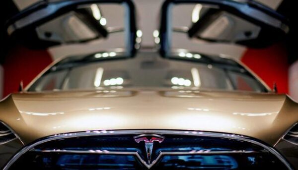 Tesla прекращает продажи бюджетных электрокаров Model S и Model X
