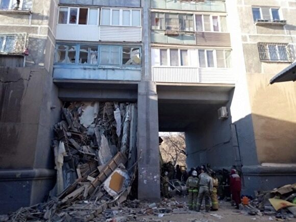 Власти Магнитогорска попросили жильцов обрушившегося дома на два дня покинуть квартиры
