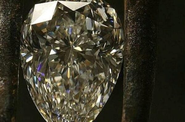 Алмаз в 100 карат найден в Якутии