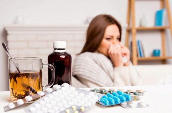 Главные ошибки в лечении гриппа и простуды назвали медики