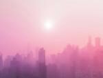 Густой розовый туман окутал Великобританию