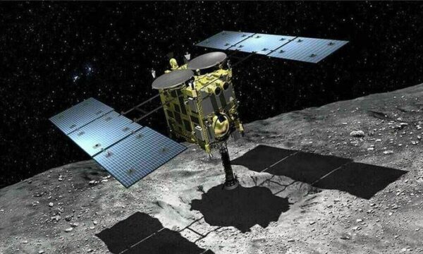 Космический зонд "Хаябуса-2" начал посадку на астероид Рюгу