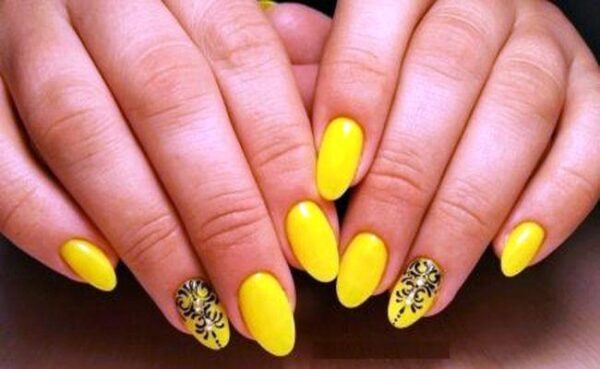 Модный лимонный маникюр: особенности цвета, стильные идеи дизайна ногтей, фото