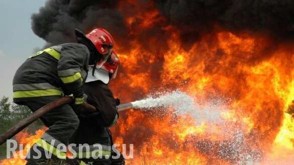 На Донбассе загорелся тепловоз, перевозивший эшелон с серной кислотой и углём (ФОТО)