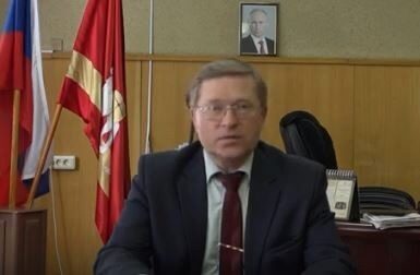 На Южном Урале чиновник, обвиняемый в препятствовании бизнесу, записал видеообращение