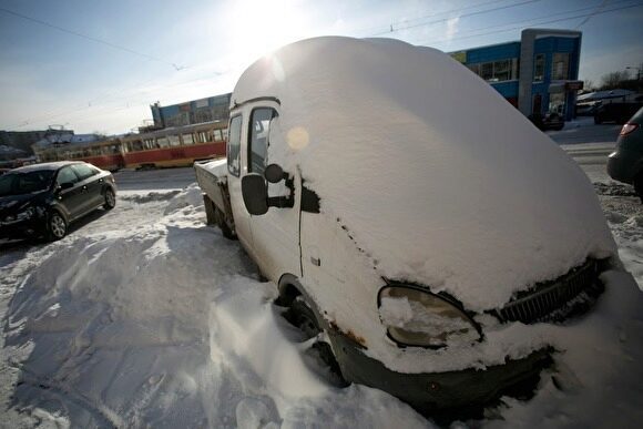 Первый вице-мэр Екатеринбурга пригрозил магазинам и УК штрафами за невывоз снега