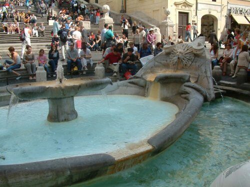 Власти Рима составят черный список для провинившихся туристов