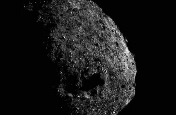 Астероид Бенну может развалиться от собственного вращения - ученые