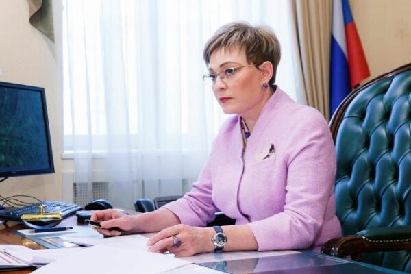Глава Мурманской области написала заявление об отставке