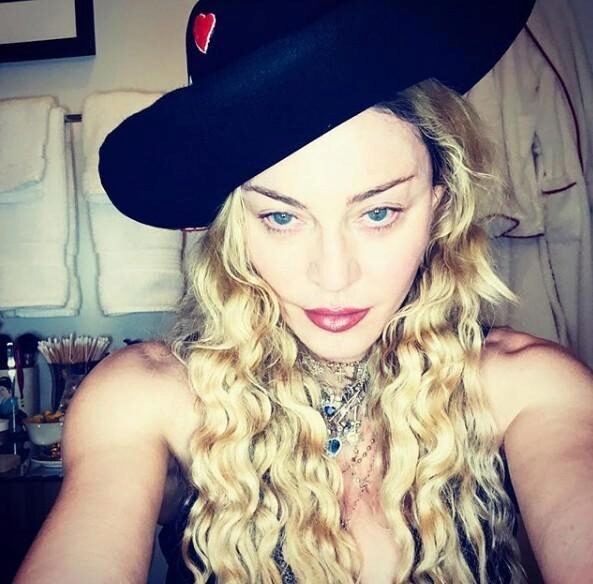 Мадонна показала труды стилистов над ее новым образом на видео