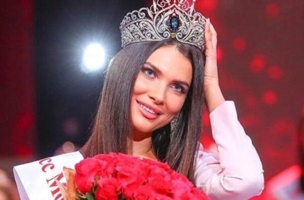 Мисс Москва-2018 лишилась титула и короны