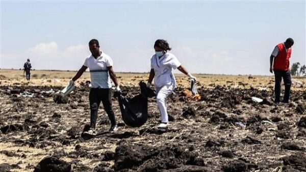 Родственники погибших при крушении самолета в Эфиопии получили землю вместо тел