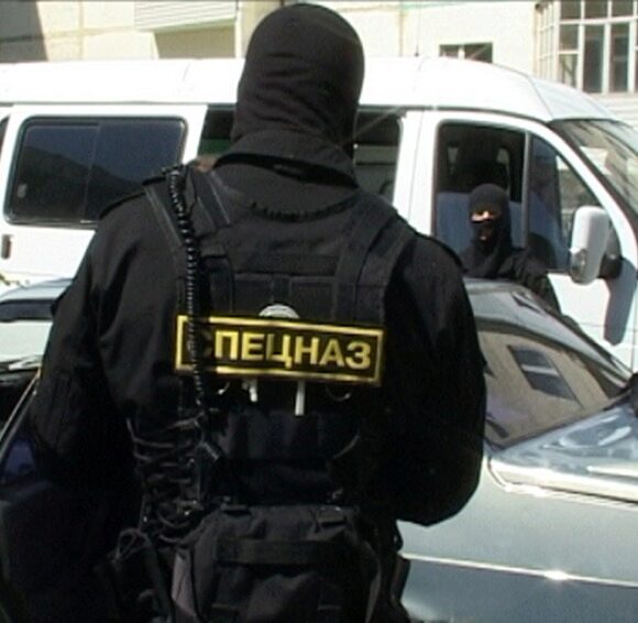 Троих тюменских сотрудников ОБЭП, обвиняемых в вымогательстве, отправили в СИЗО