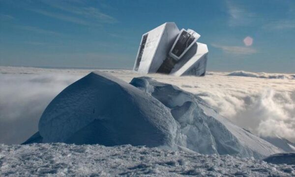 В Антарктиде пришельцы попали в аварию, найден гигантский корабль