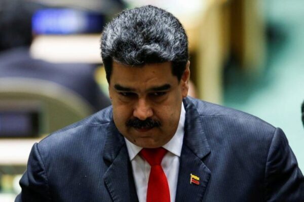 В Венесуэле произошло столкновение между сторонниками Мадуро и оппозицией