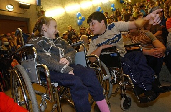 В Курске в трехэтажной школе-интернате для детей-колясочников нет лифта и пандусов
