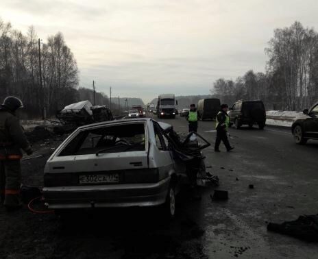 В минздраве рассказали о шести пострадавших в ДТП на трассе Челябинск — Екатеринбург