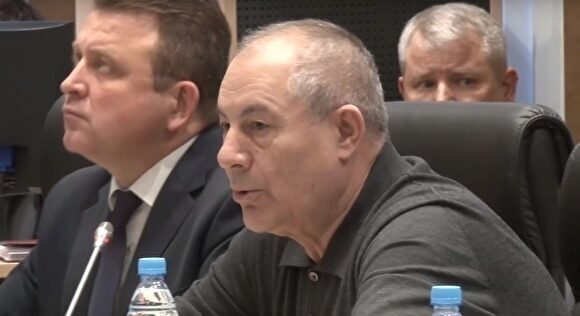 Волгоградская облдума прекратила полномочия депутата, назвавшего малоимущих «алкашами»