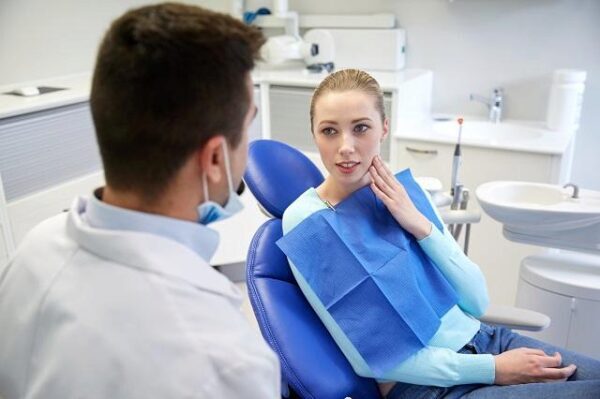 Эксперты рассказали, как иммунитет может разрушить зубы